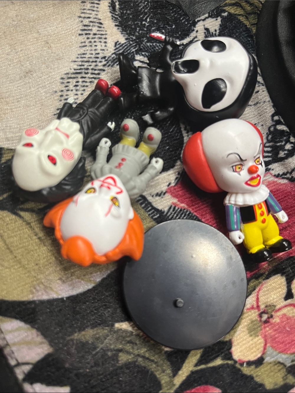 Hot Topic Mini Horror Figure Set - Picture 2 of 2